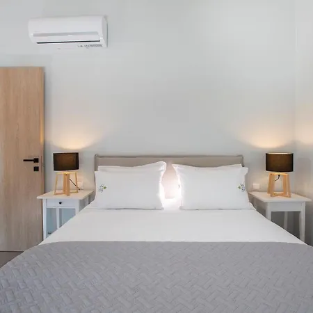 Grappolo Lefkada - Vilana Ideal For Families And Small Groups Apolpaina